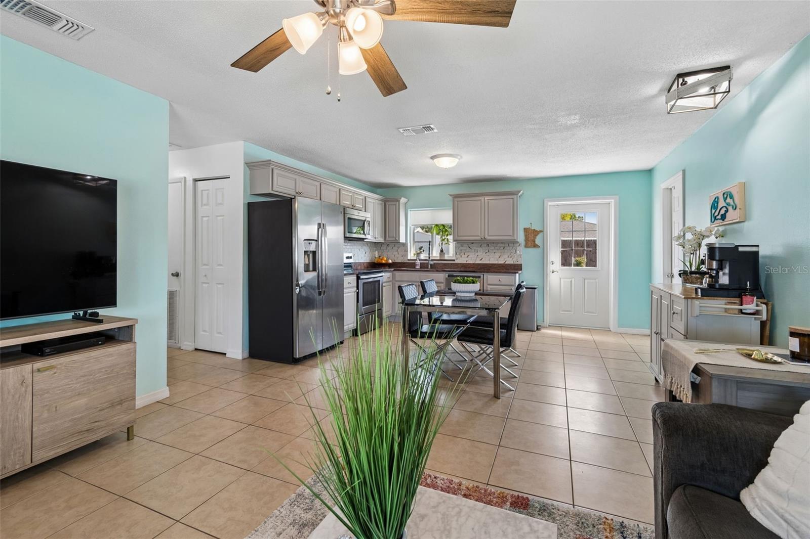 Image 6 of 31 For 6882 62nd Avenue N