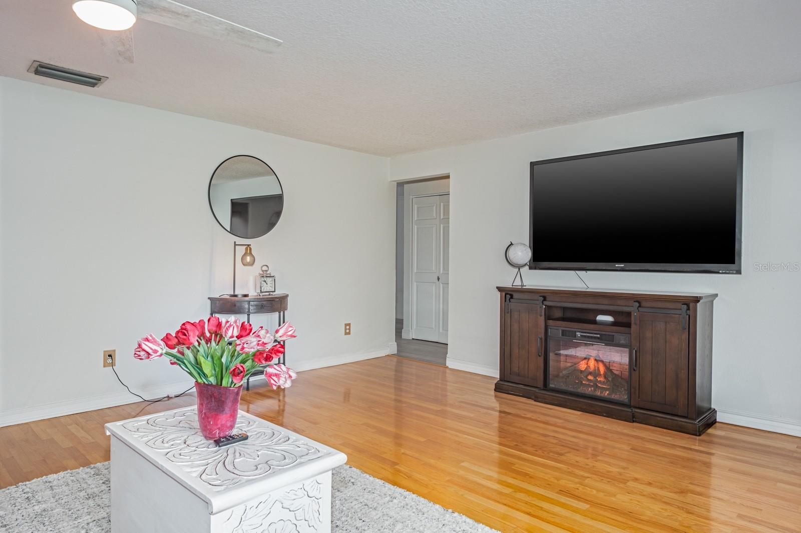 Image 14 of 79 For 509 Lakeview Drive