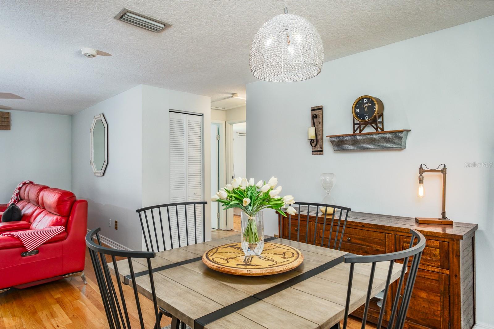 Image 18 of 79 For 509 Lakeview Drive