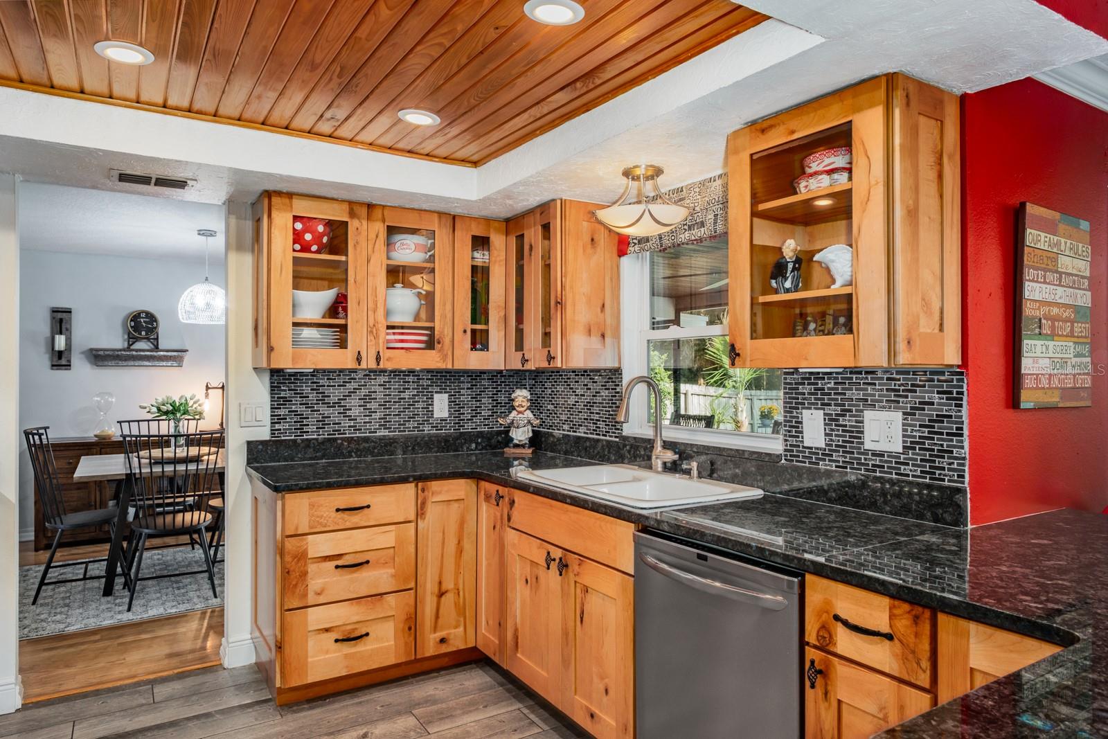 Image 22 of 79 For 509 Lakeview Drive