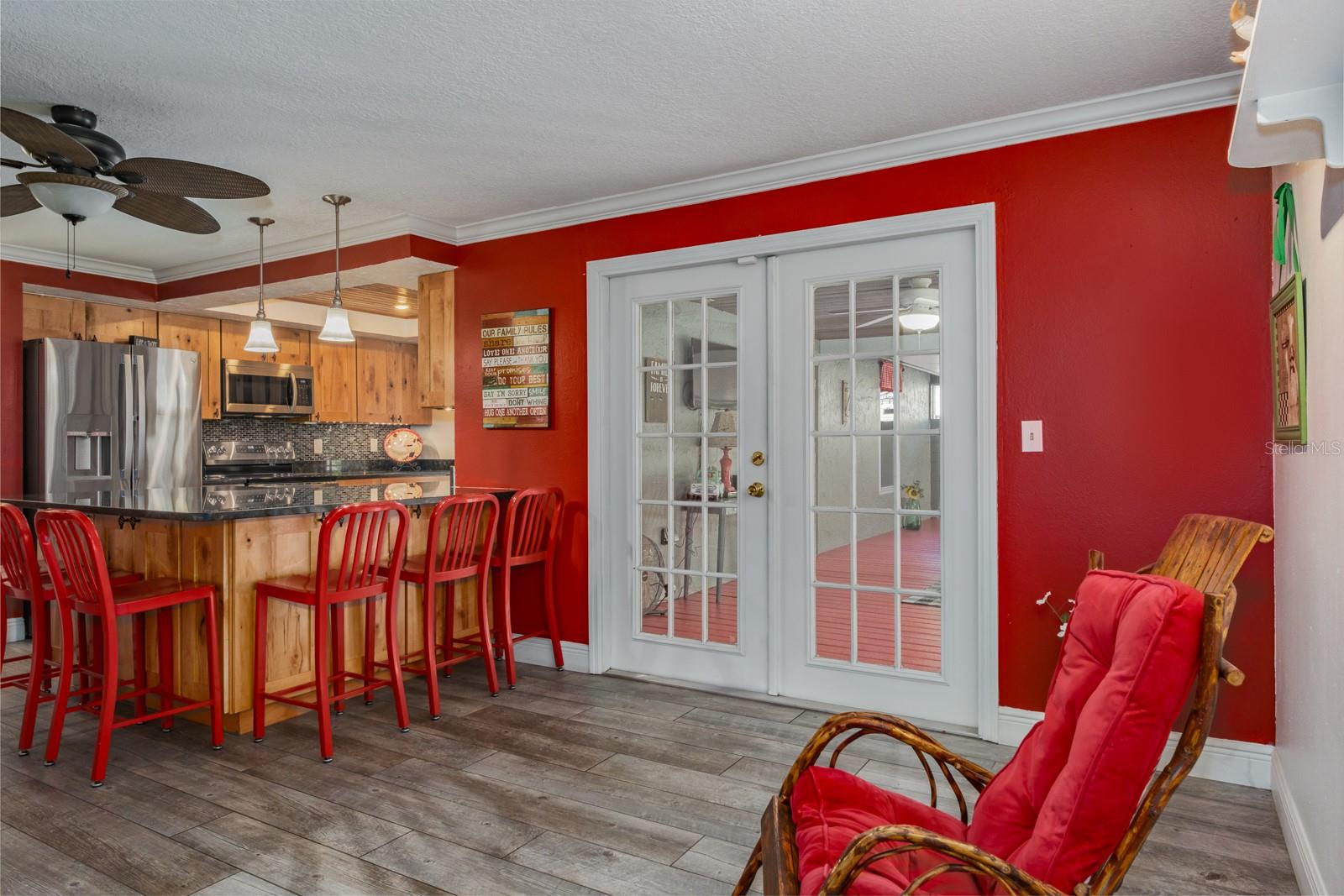 Image 26 of 79 For 509 Lakeview Drive