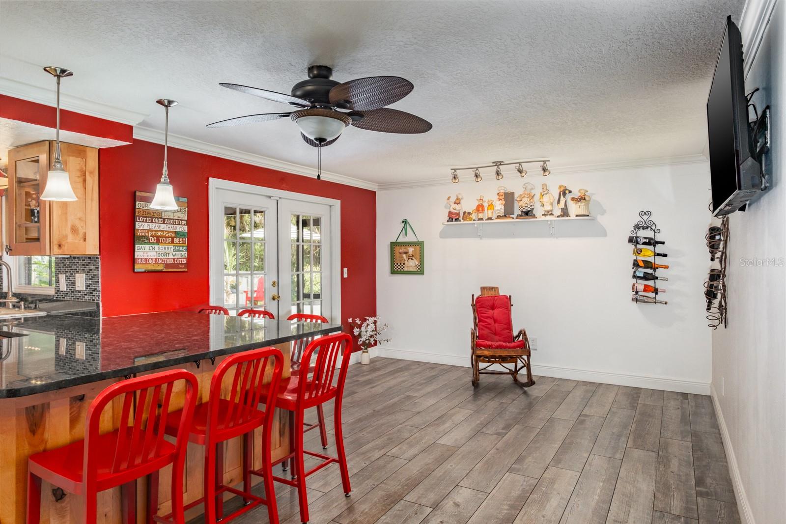 Image 27 of 79 For 509 Lakeview Drive