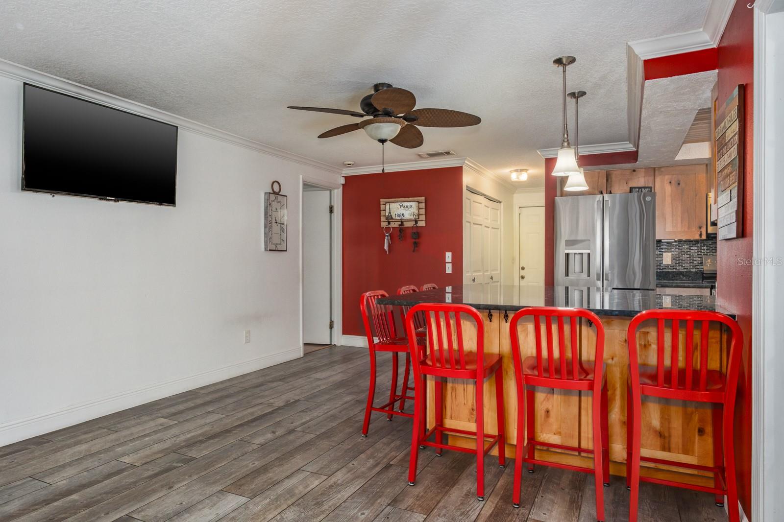 Image 28 of 79 For 509 Lakeview Drive