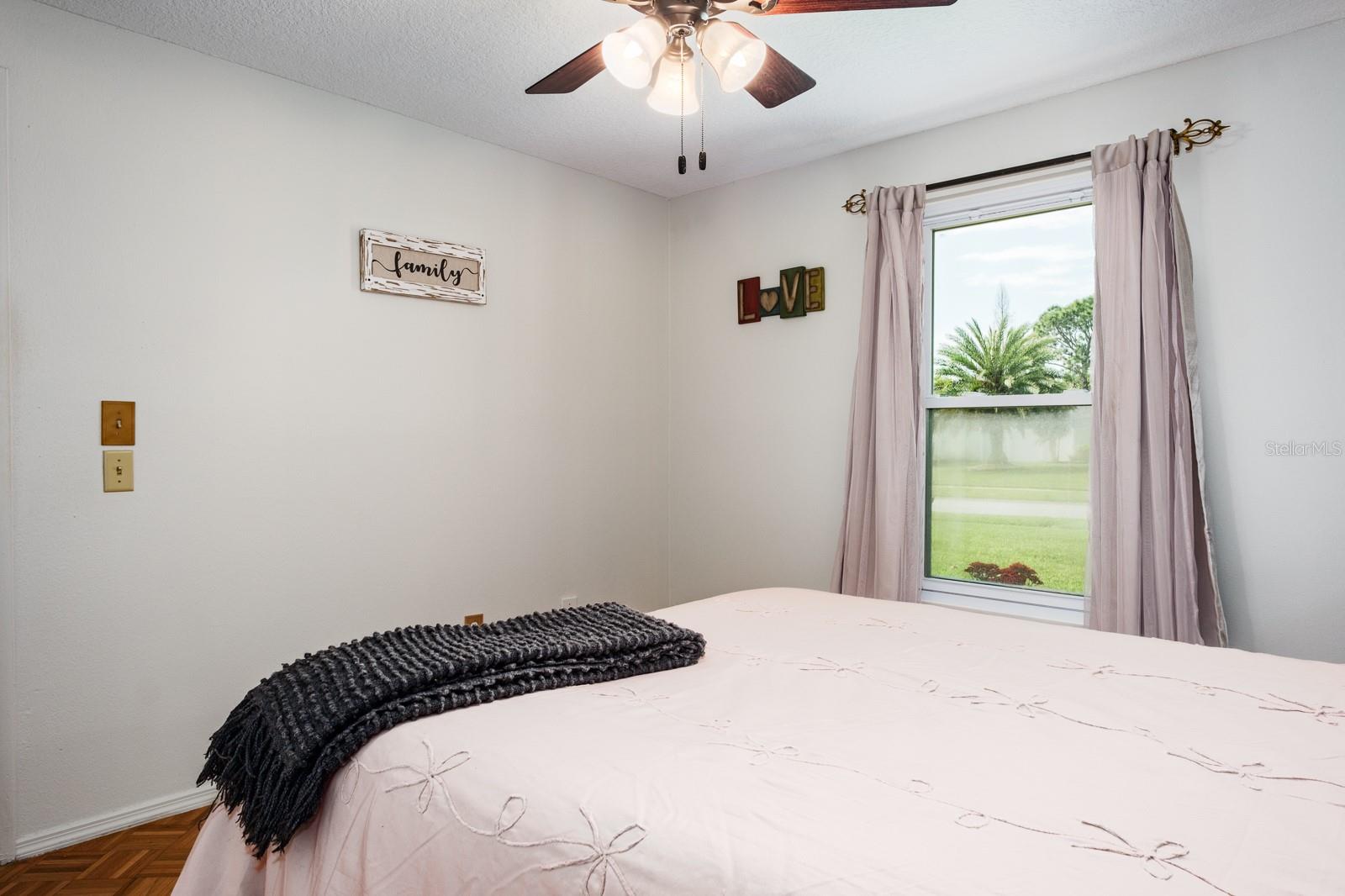 Image 40 of 79 For 509 Lakeview Drive