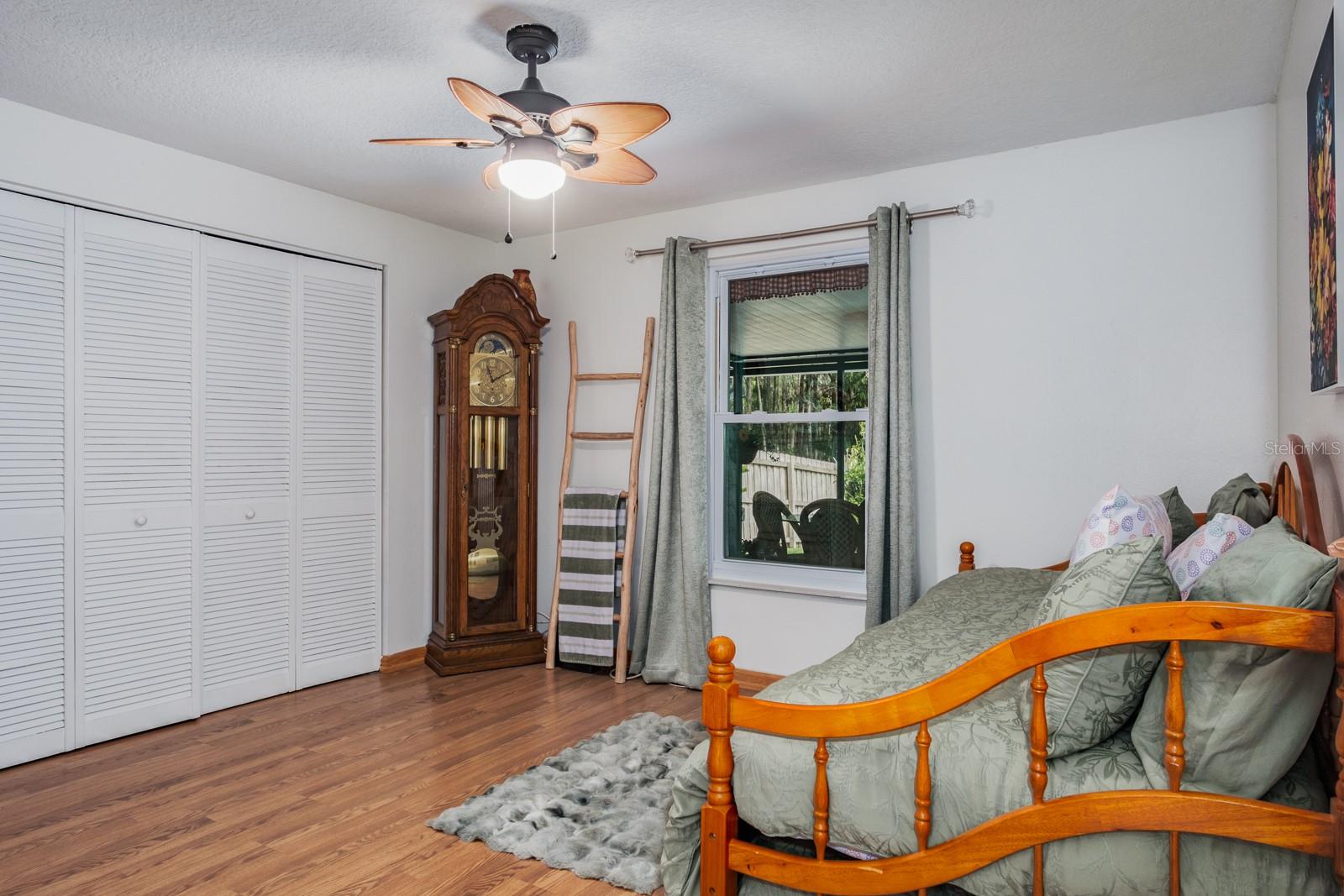 Image 44 of 79 For 509 Lakeview Drive