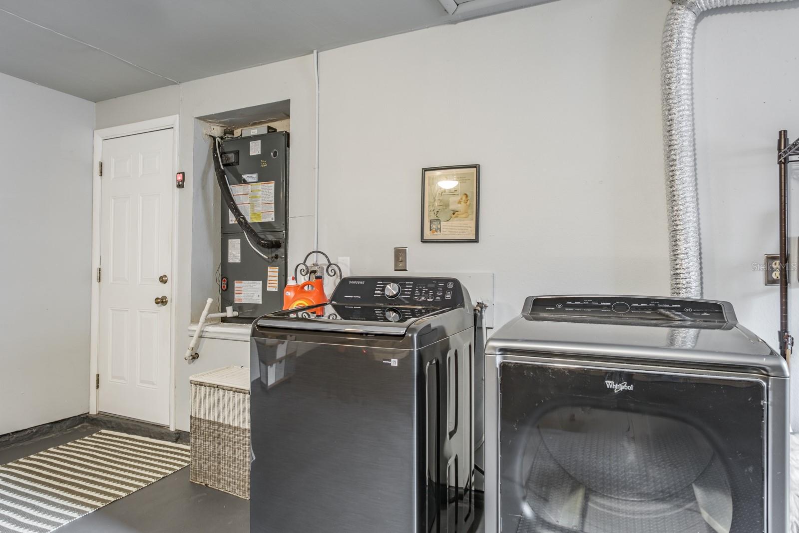 Image 47 of 79 For 509 Lakeview Drive