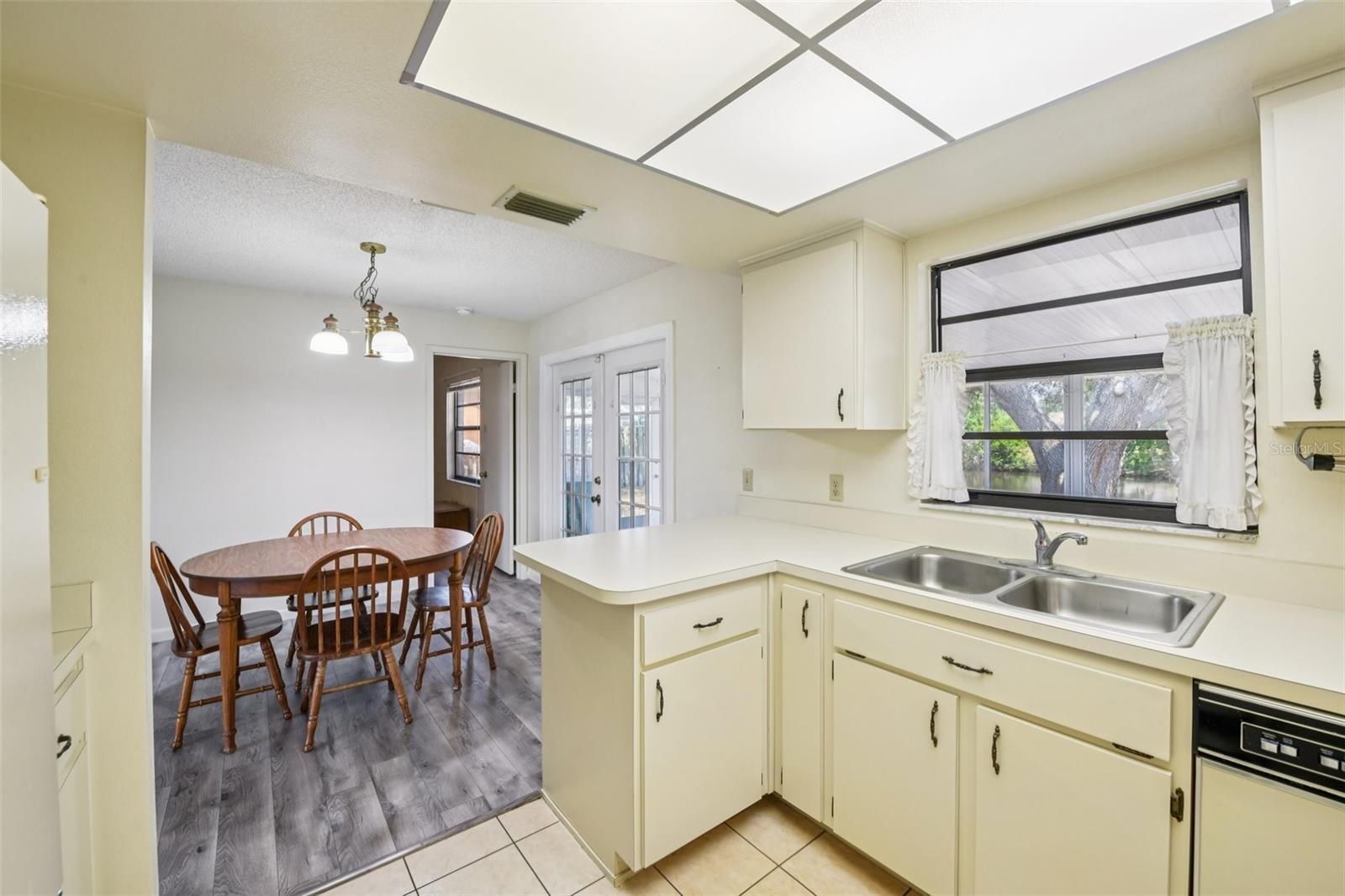 Image 13 of 28 For 3826 Parapet Drive