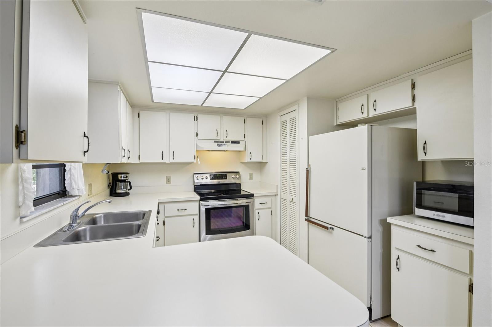 Image 2 of 28 For 3826 Parapet Drive