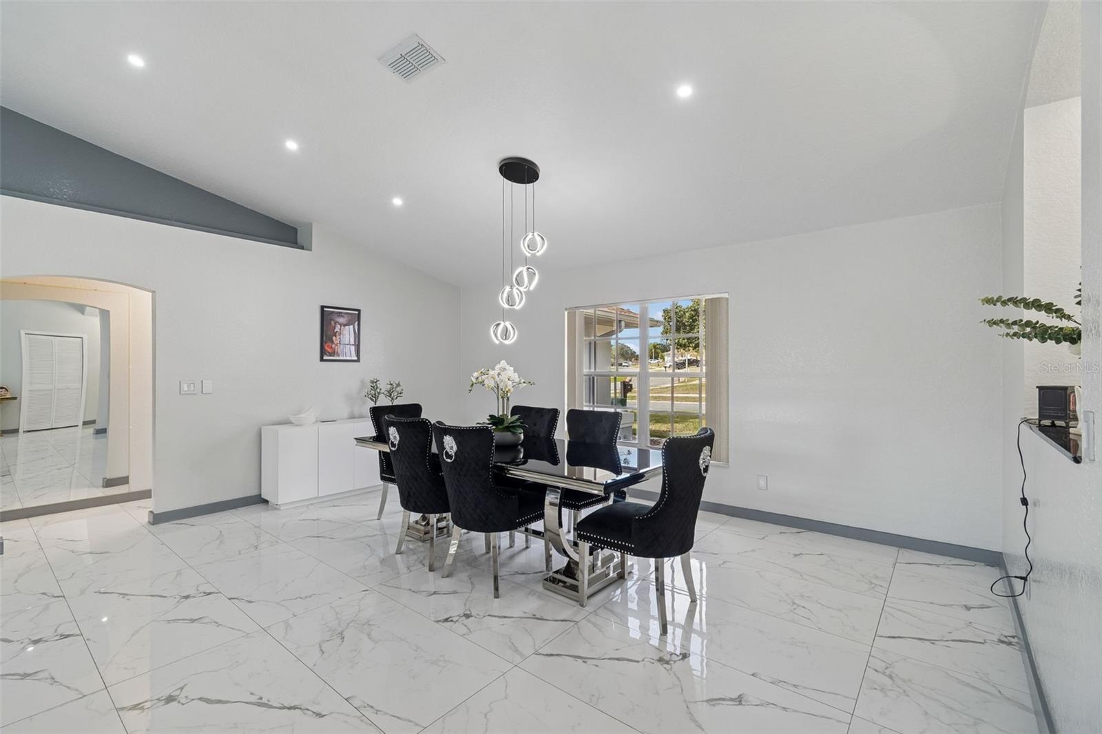 Image 12 of 85 For 1062 Greenturf Road