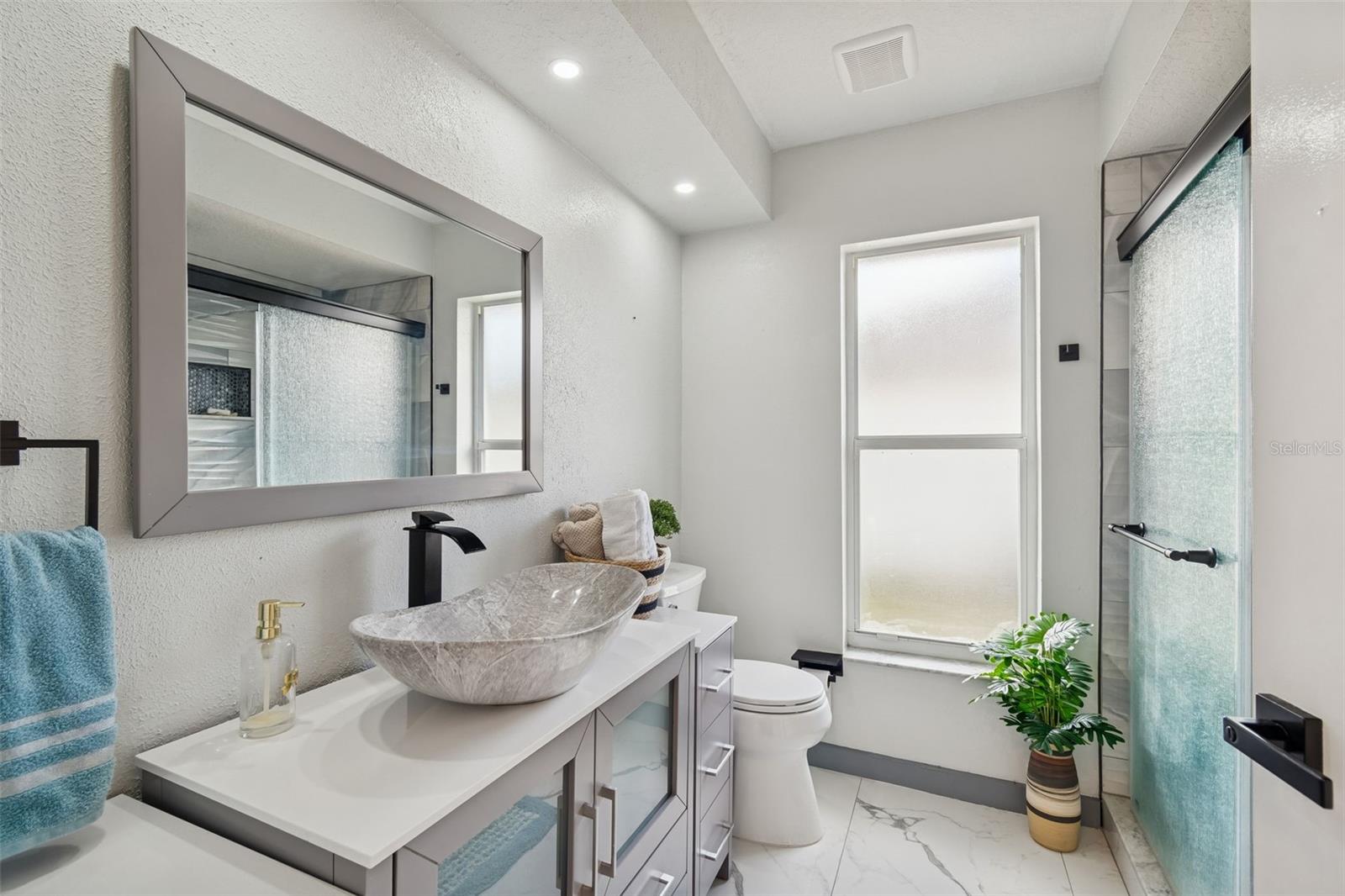 Image 43 of 85 For 1062 Greenturf Road