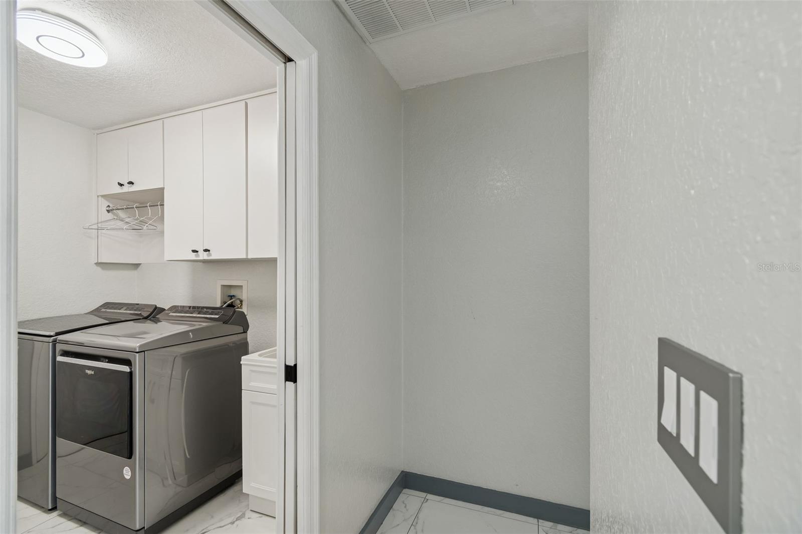 Image 53 of 85 For 1062 Greenturf Road