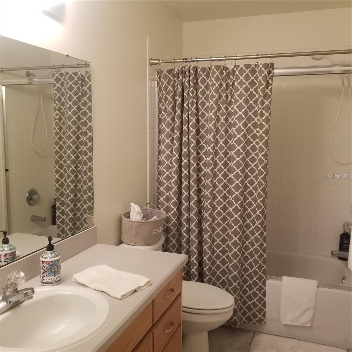 Image 18 of 25 For 6218 Bridgevista Drive