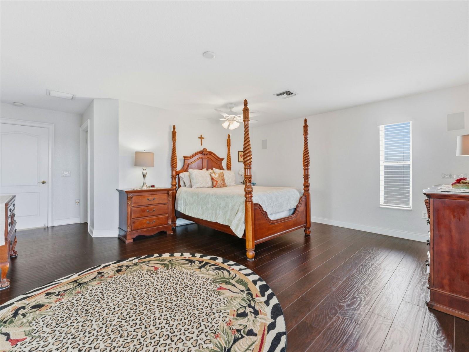 Image 19 of 46 For 5551 Jobeth Dr