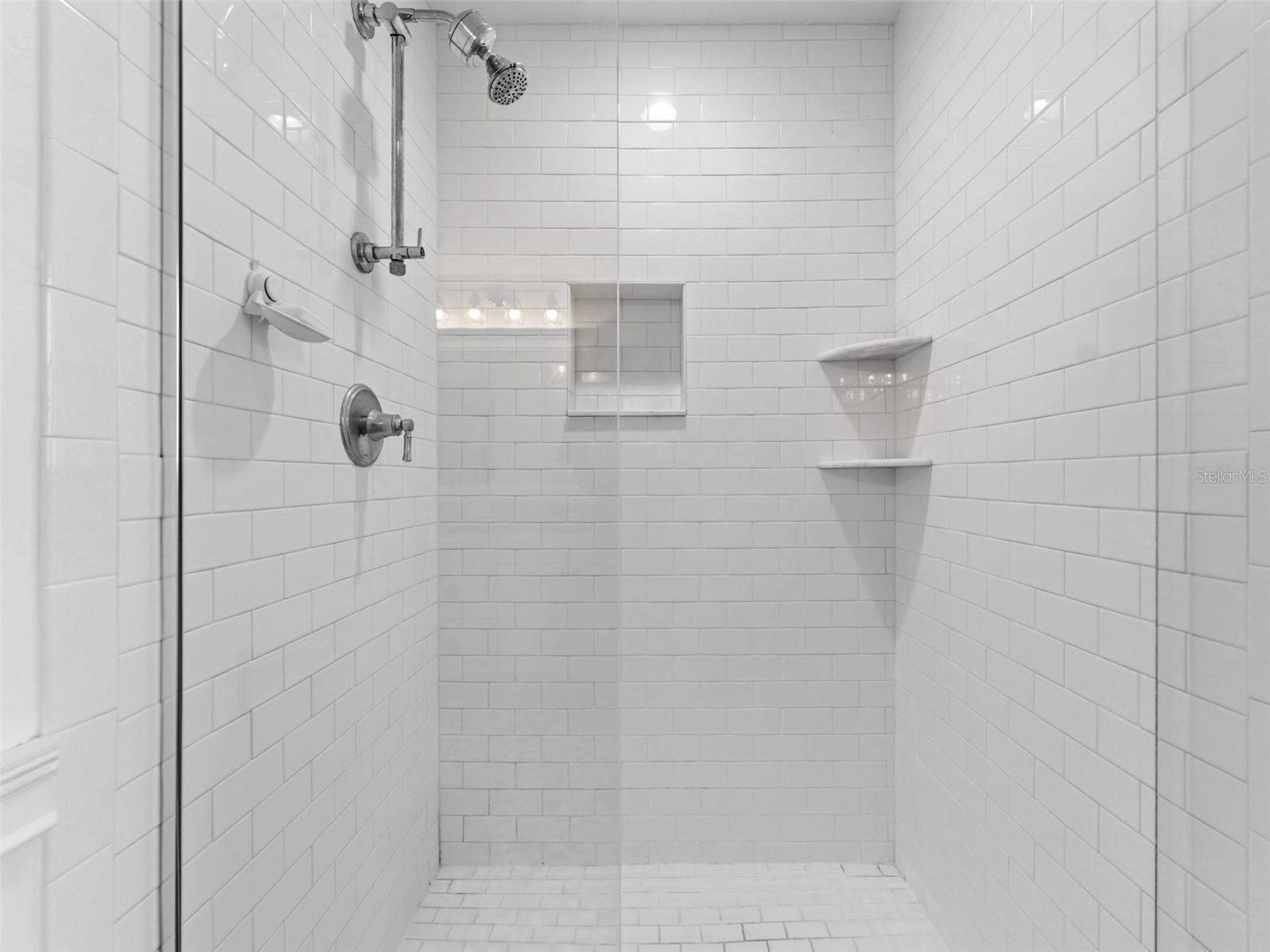 Image 23 of 46 For 5551 Jobeth Dr