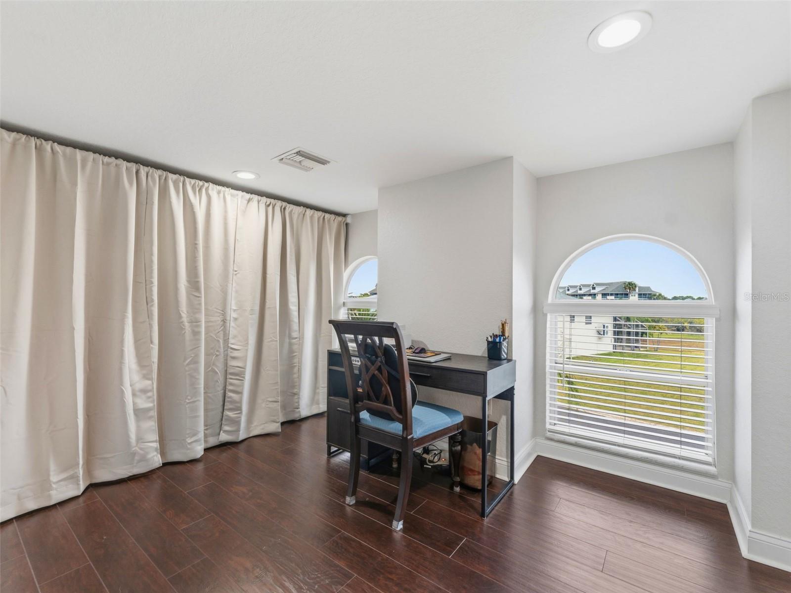Image 37 of 46 For 5551 Jobeth Dr