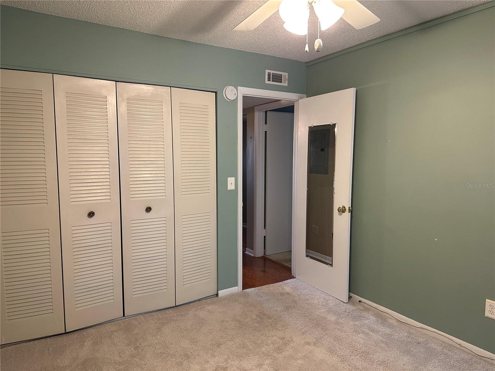 Image 15 of 22 For 209 Lincoln Circle N 406