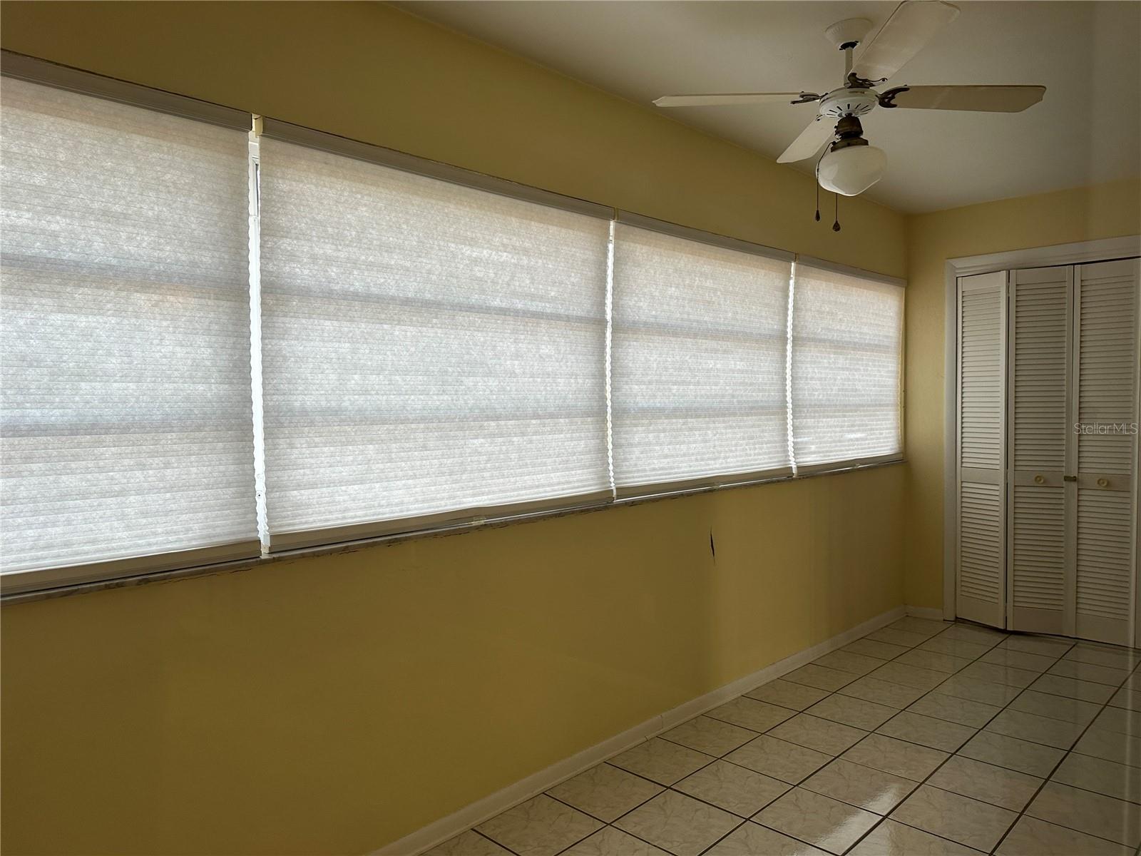 Image 17 of 22 For 209 Lincoln Circle N 406