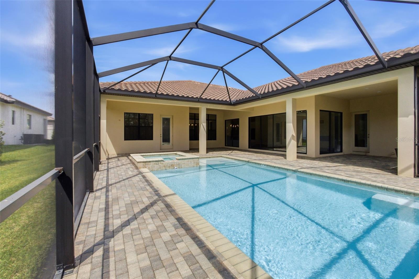 Image 12 of 50 For 14907 Tavares Mill Avenue