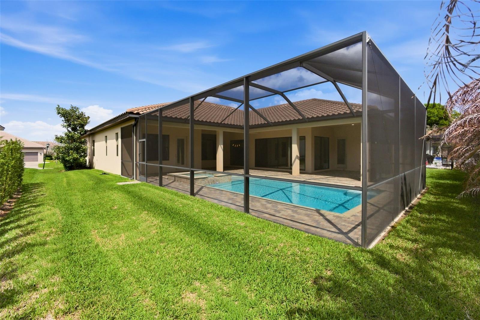 Image 13 of 50 For 14907 Tavares Mill Avenue