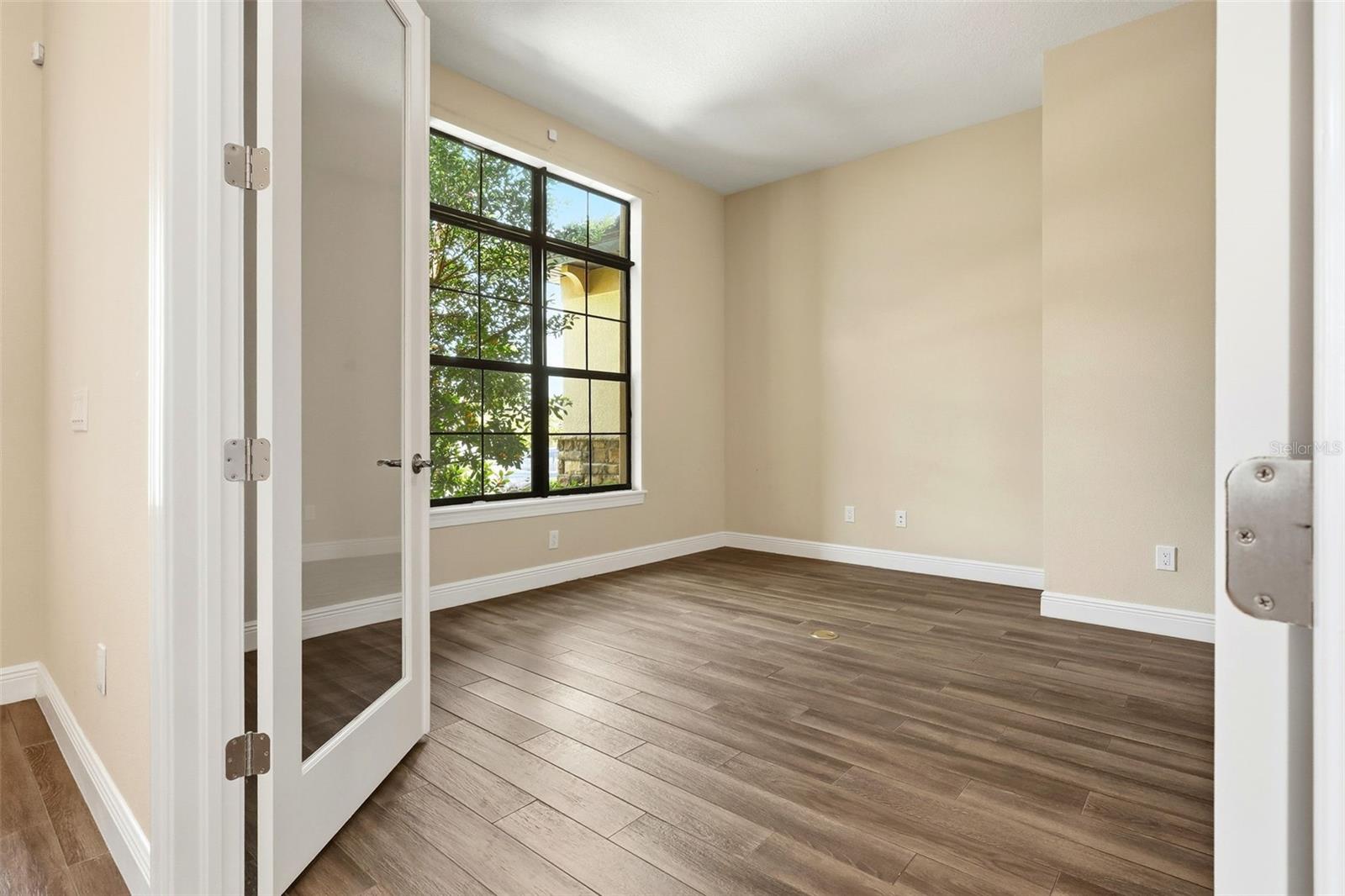 Image 14 of 50 For 14907 Tavares Mill Avenue