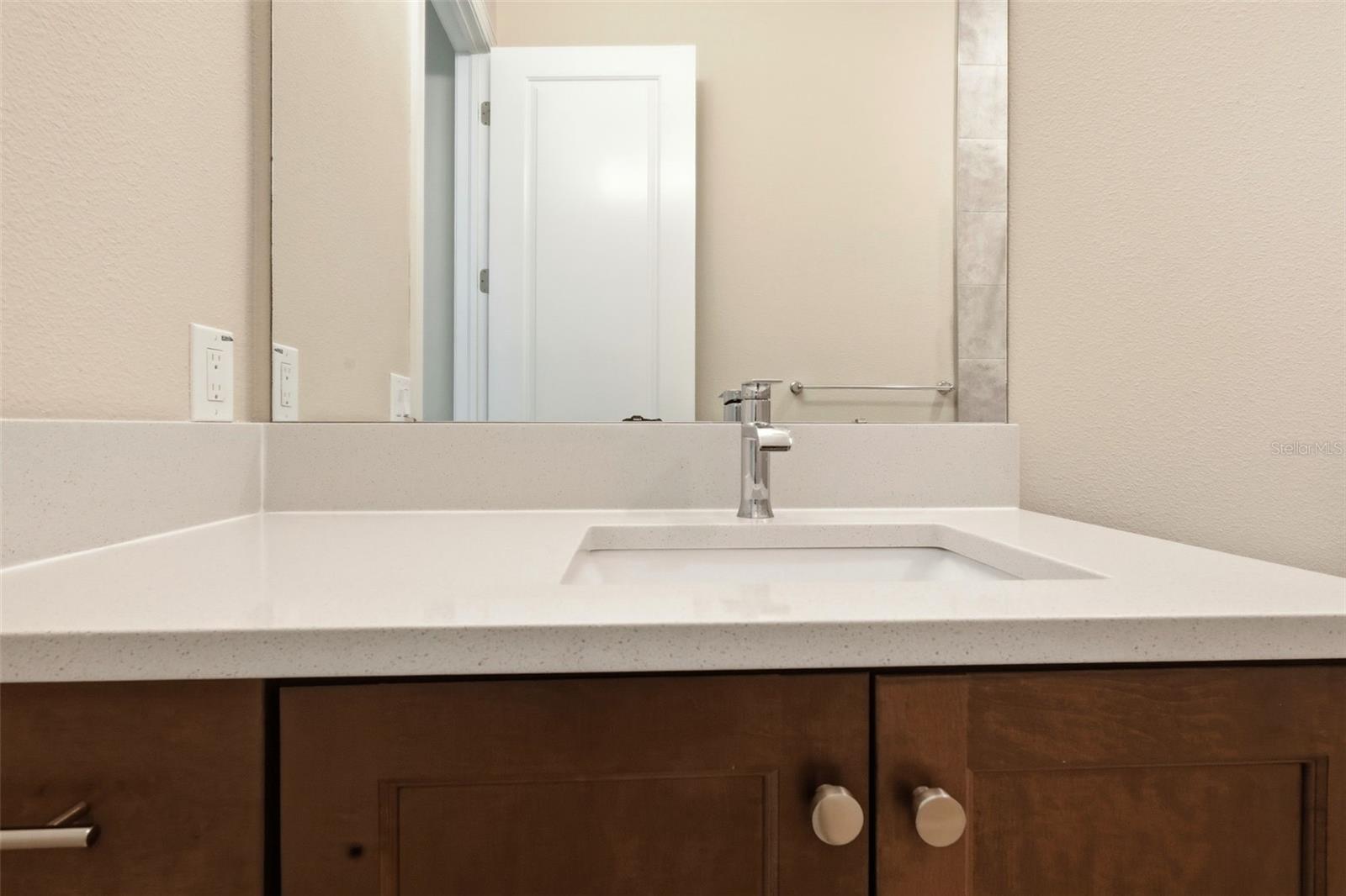 Image 17 of 50 For 14907 Tavares Mill Avenue