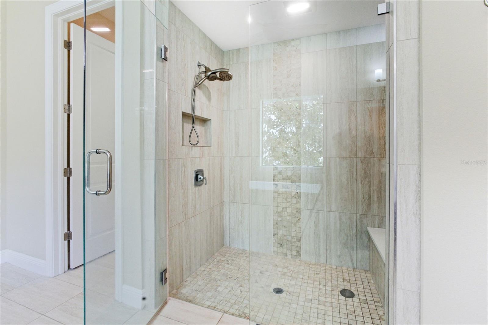 Image 24 of 50 For 14907 Tavares Mill Avenue