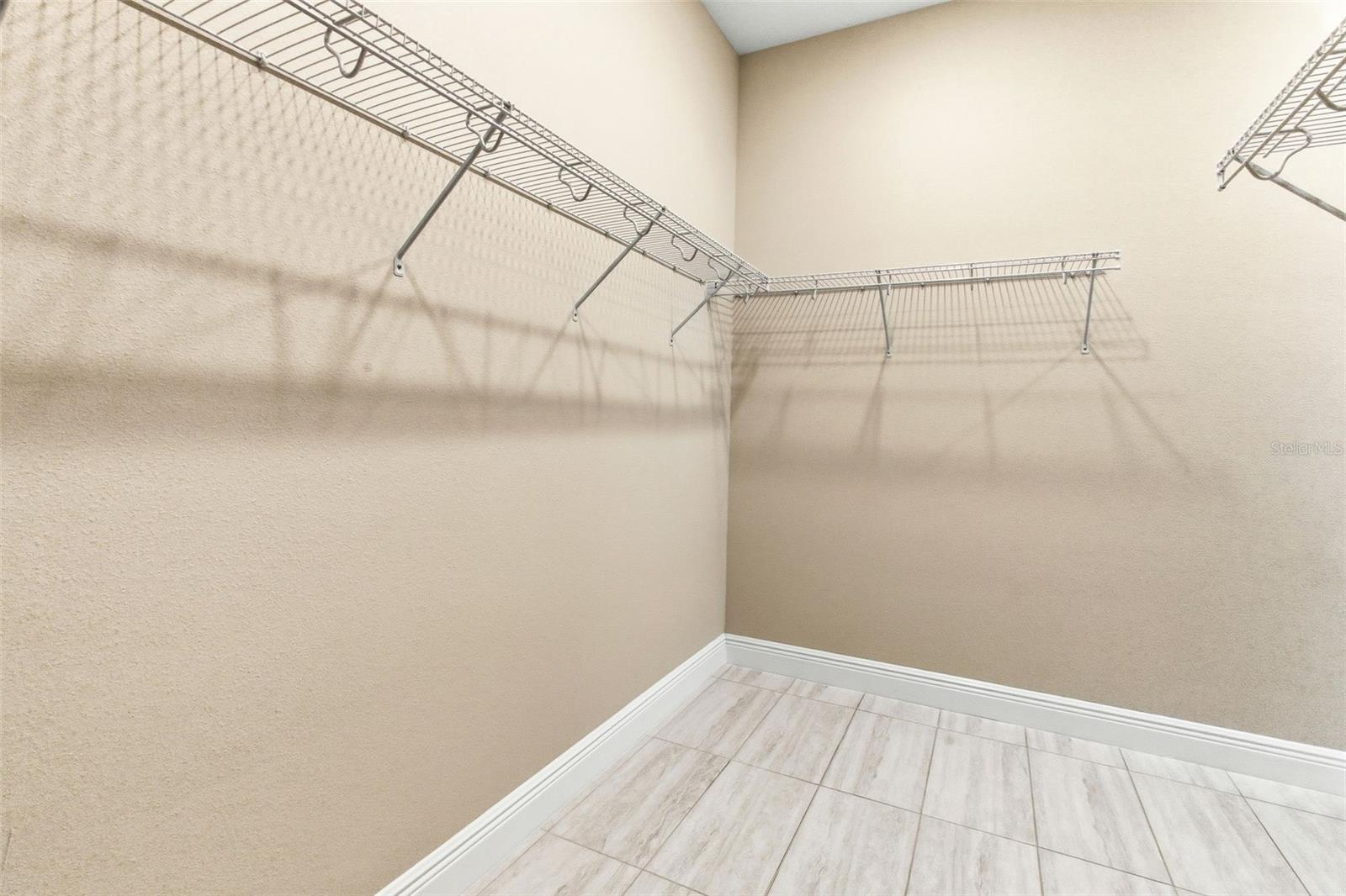 Image 27 of 50 For 14907 Tavares Mill Avenue