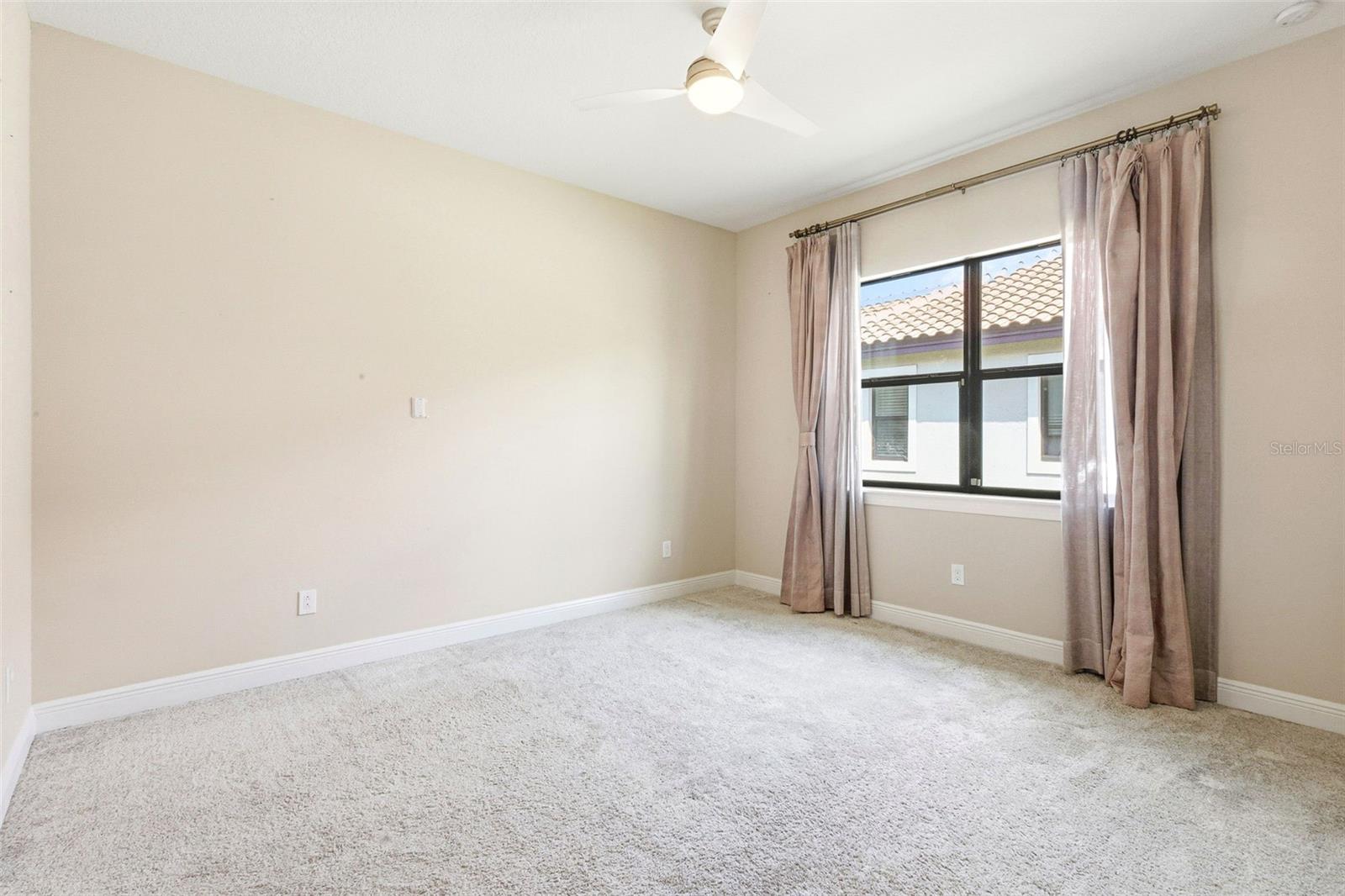 Image 42 of 50 For 14907 Tavares Mill Avenue