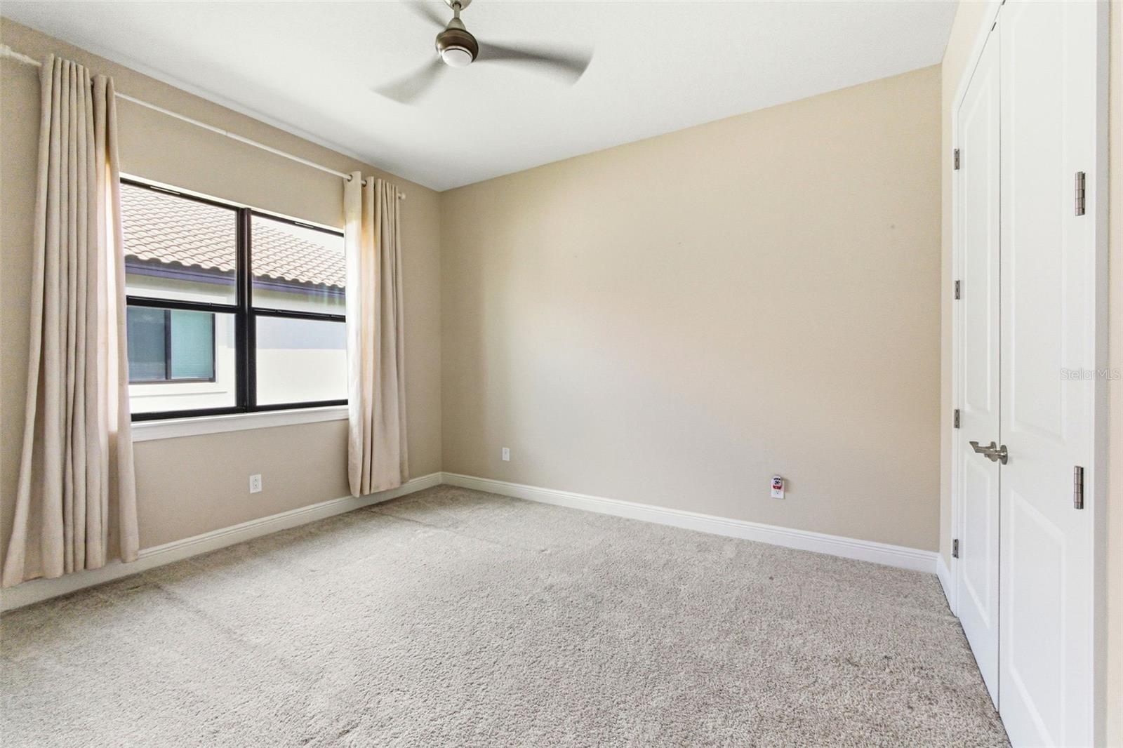 Image 43 of 50 For 14907 Tavares Mill Avenue