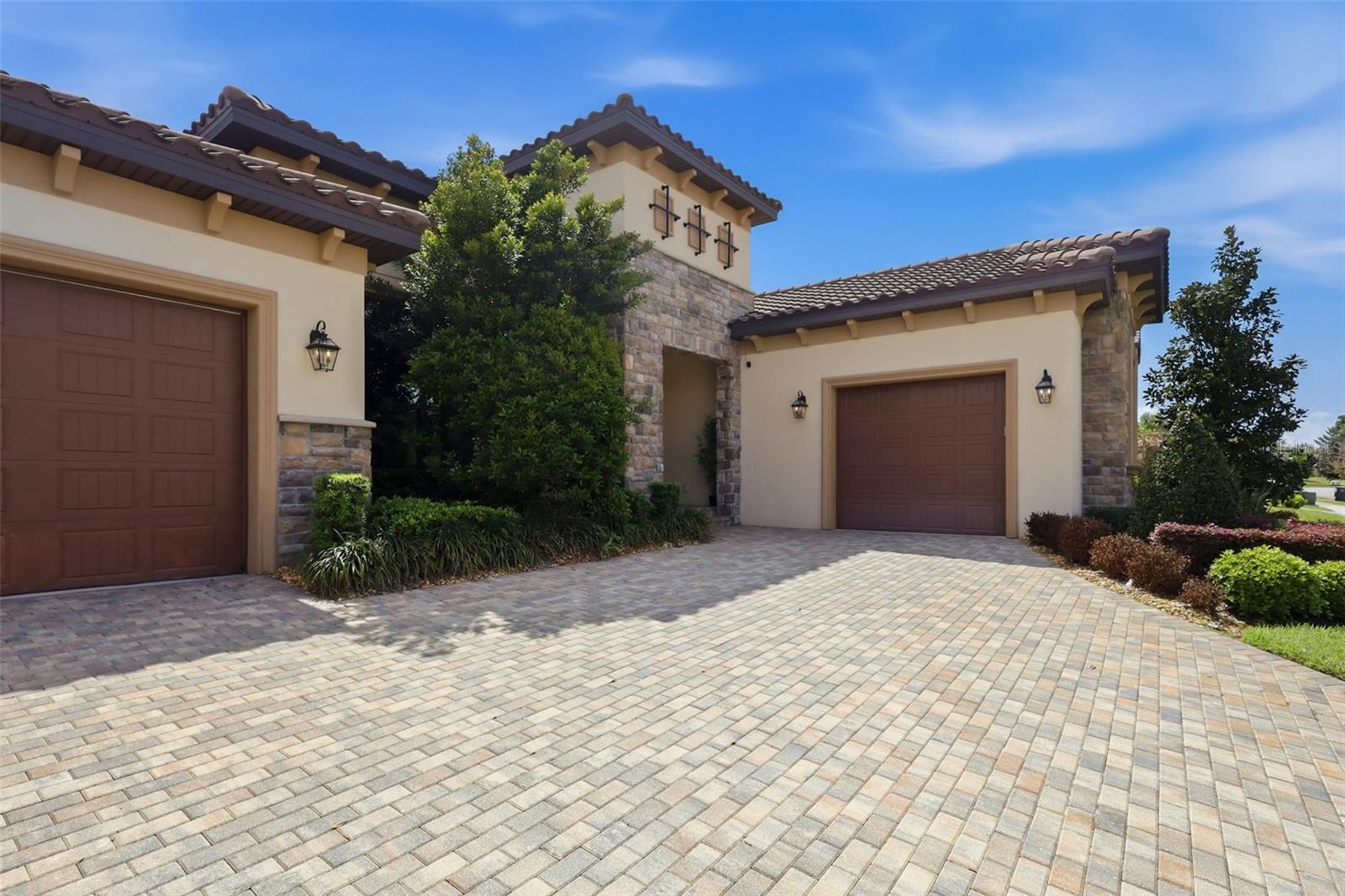 Image 6 of 50 For 14907 Tavares Mill Avenue