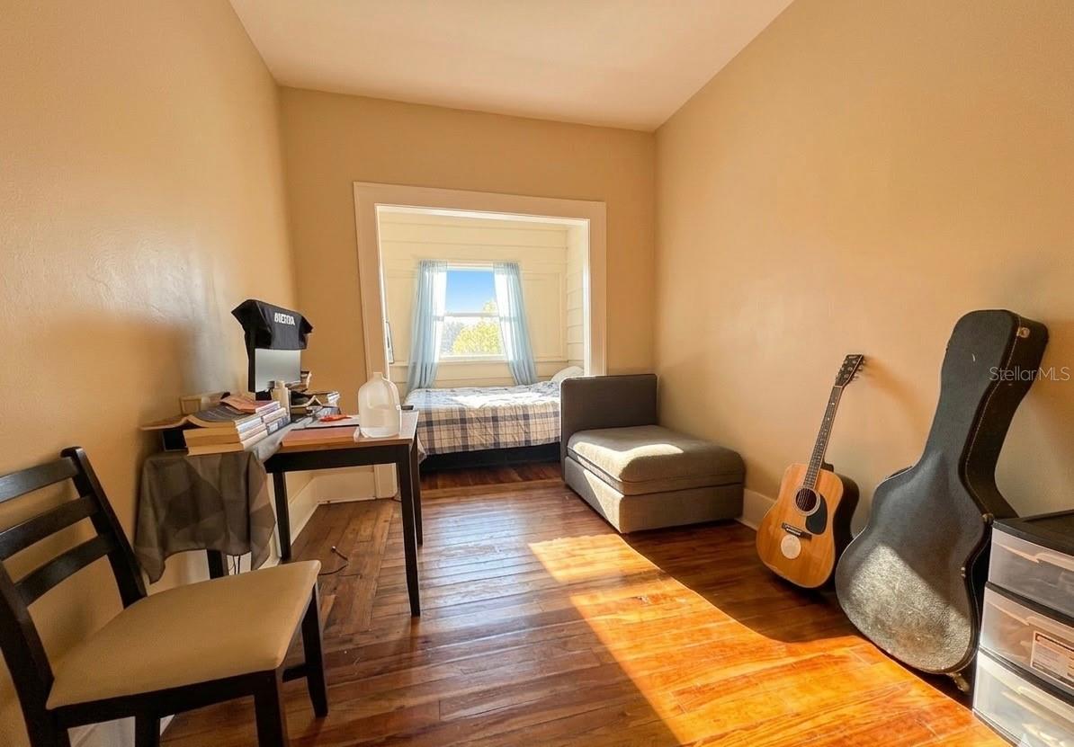 Image 6 of 6 For 1010 14th Avenue Nw