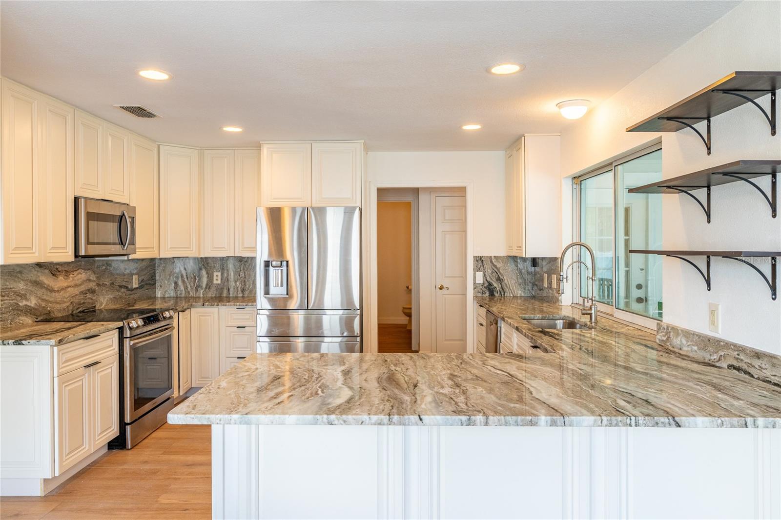 Image 20 of 78 For 2802 Hammock Drive