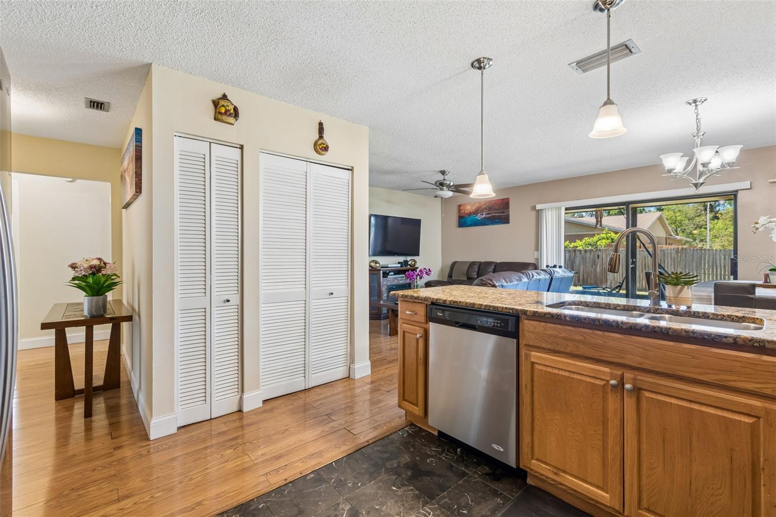 Image 10 of 50 For 14827 Oak Vine Drive