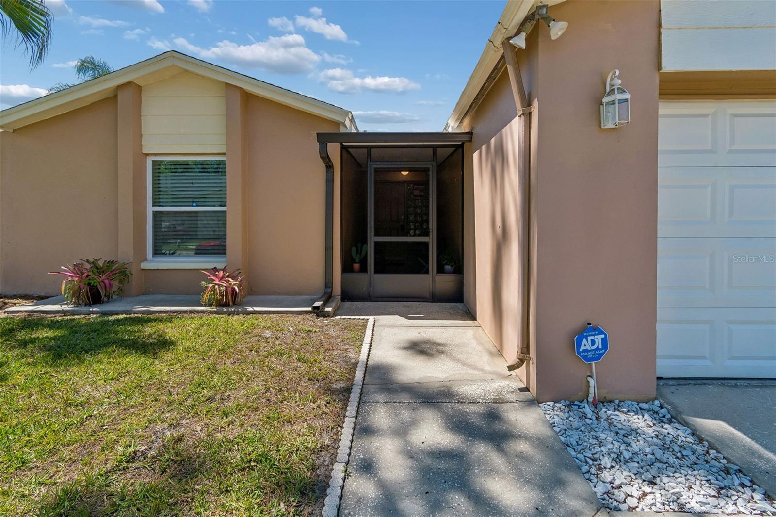 Image 4 of 50 For 14827 Oak Vine Drive