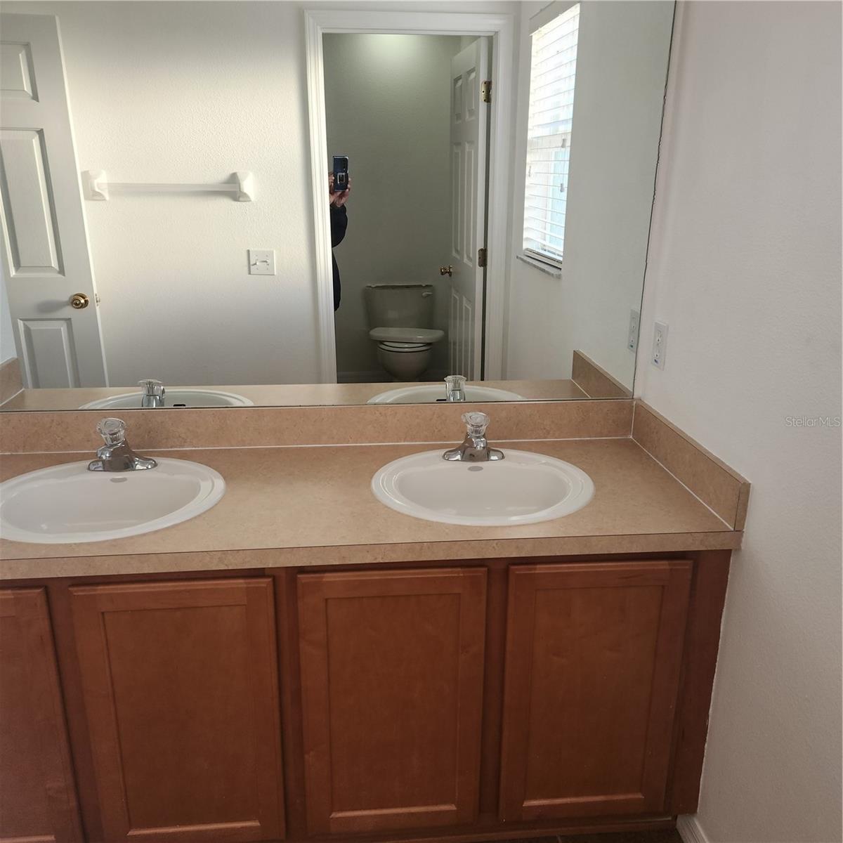 Image 10 of 23 For 3048 Chessington Drive