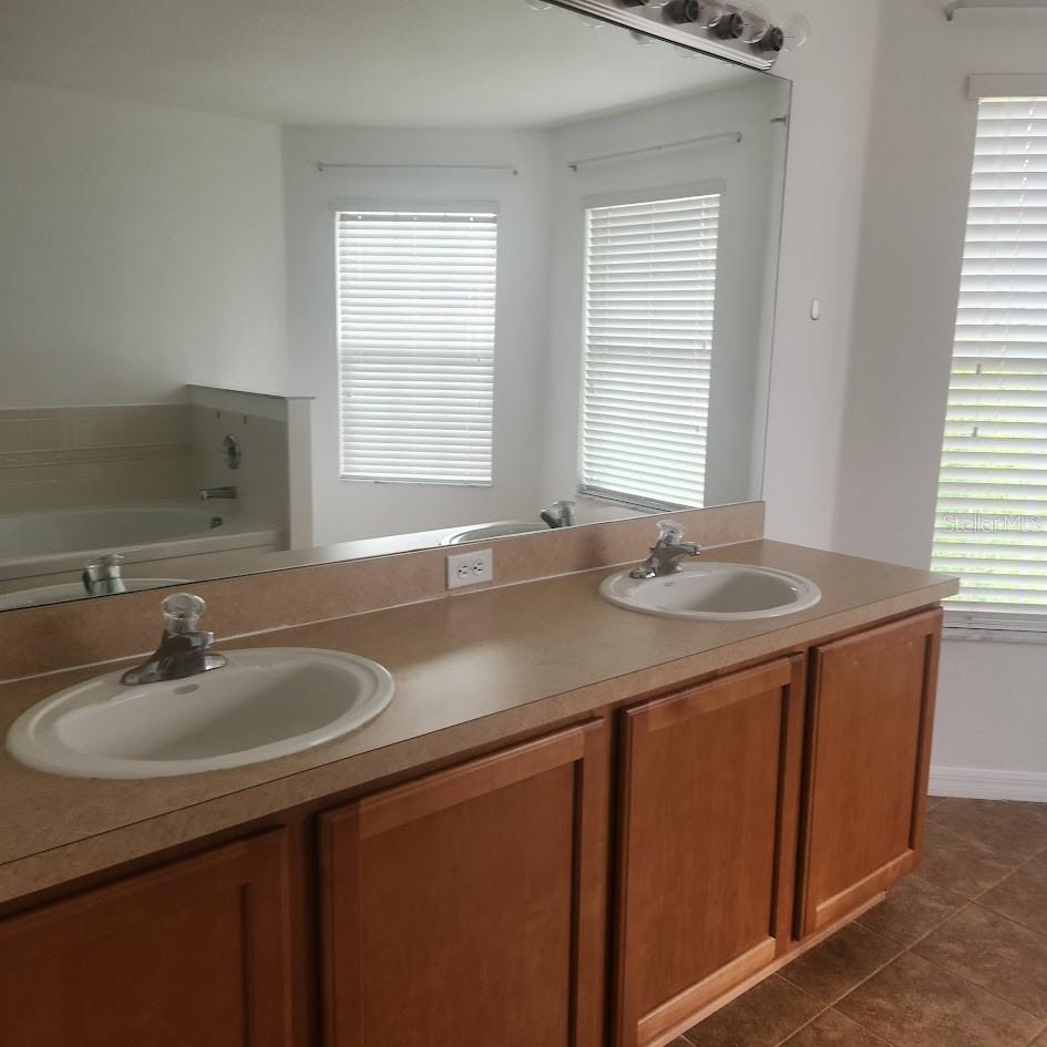 Image 12 of 23 For 3048 Chessington Drive