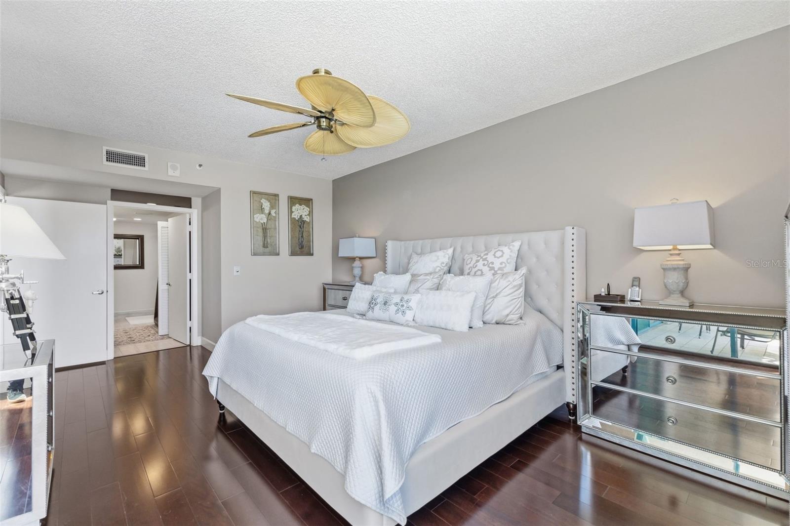 Image 19 of 56 For 1540 Gulf Boulevard 2102