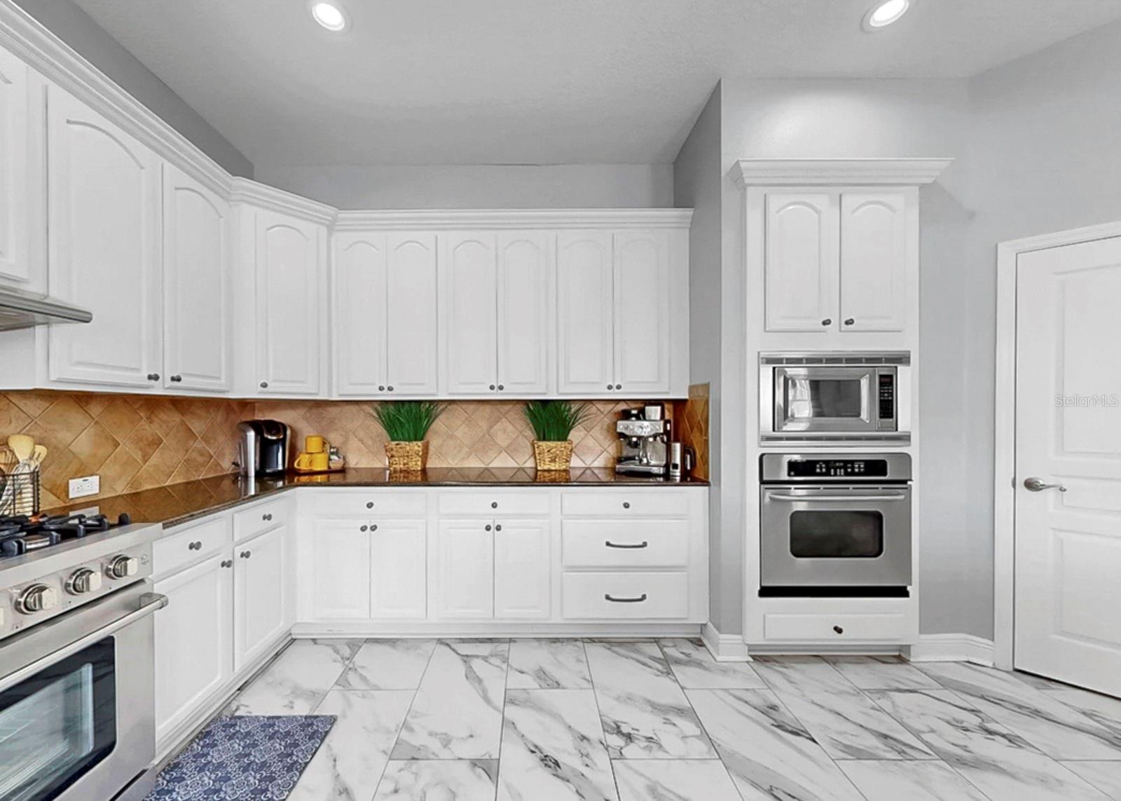 Listing photo id 25 for 5715 Sea Trout Place