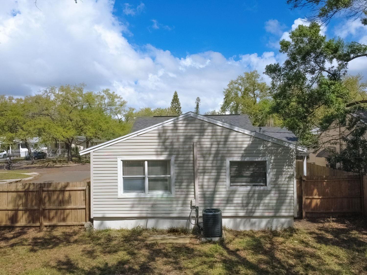 Image 16 of 94 For 546 16th Avenue S