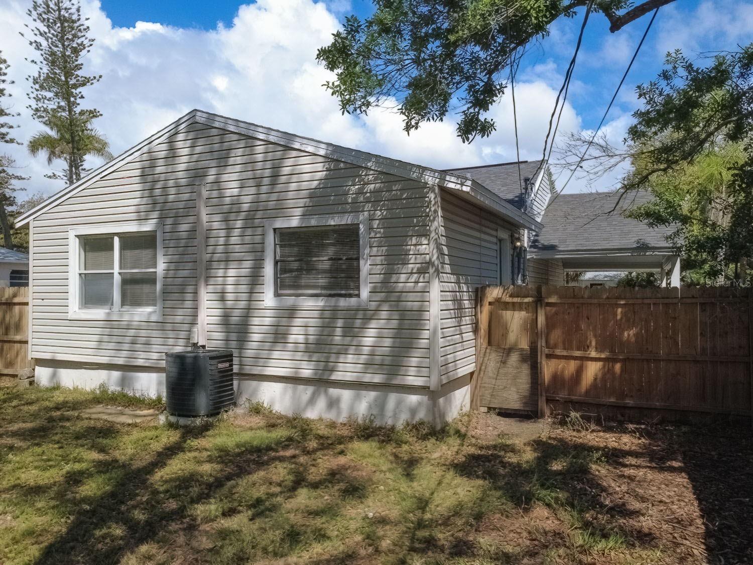 Image 25 of 94 For 546 16th Avenue S