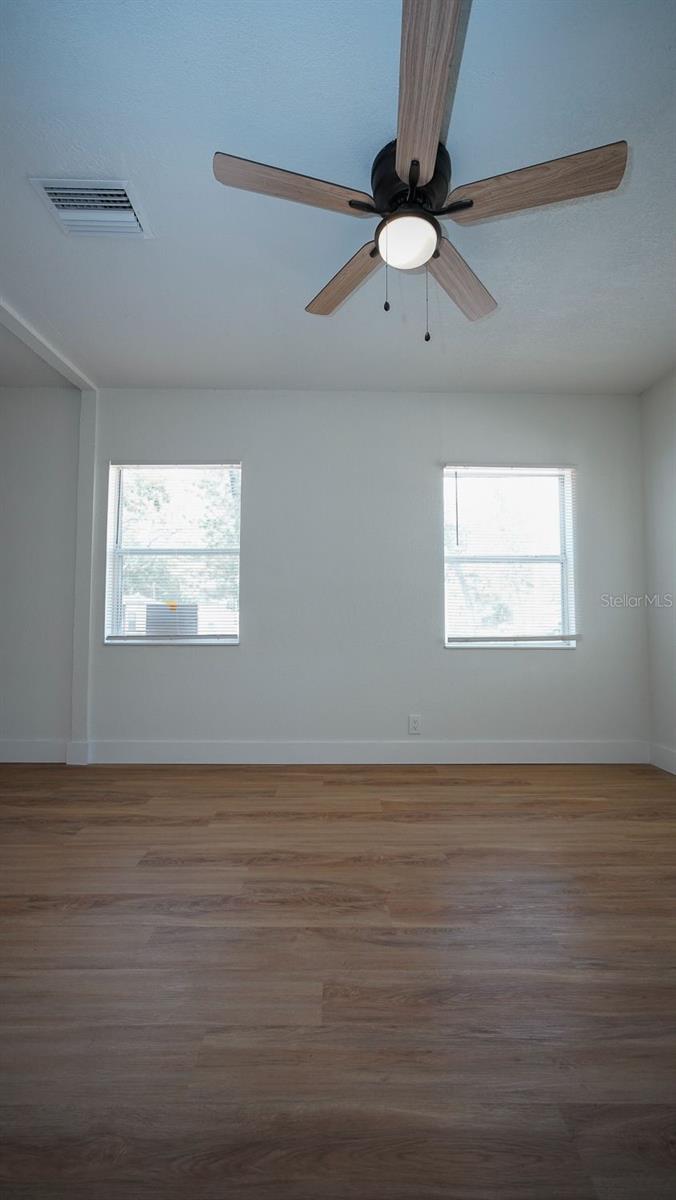 Image 26 of 94 For 546 16th Avenue S