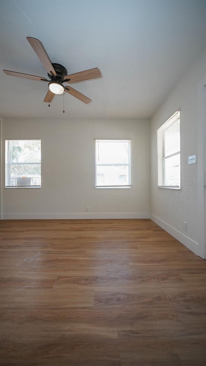 Image 28 of 94 For 546 16th Avenue S