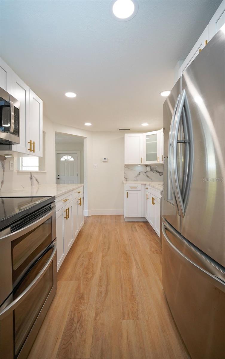 Image 34 of 94 For 546 16th Avenue S