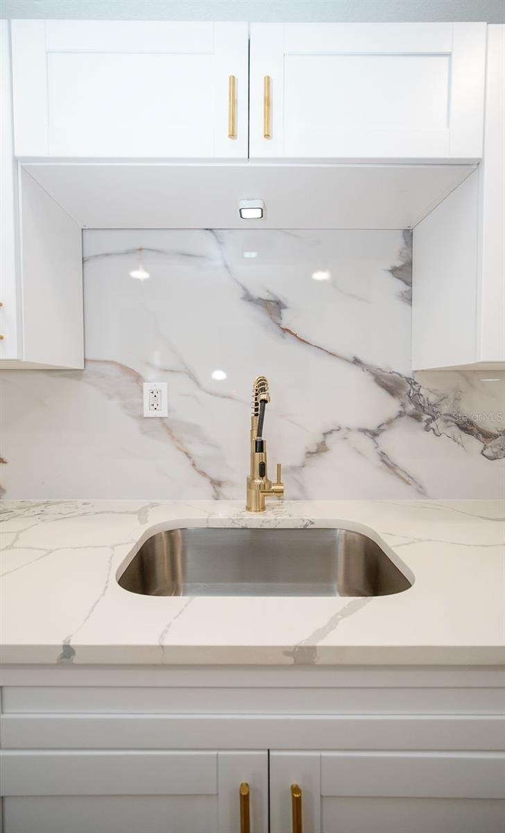 Image 35 of 94 For 546 16th Avenue S