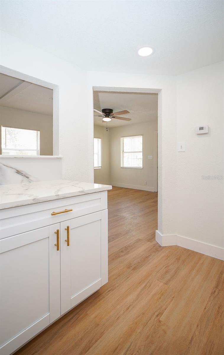 Image 36 of 94 For 546 16th Avenue S