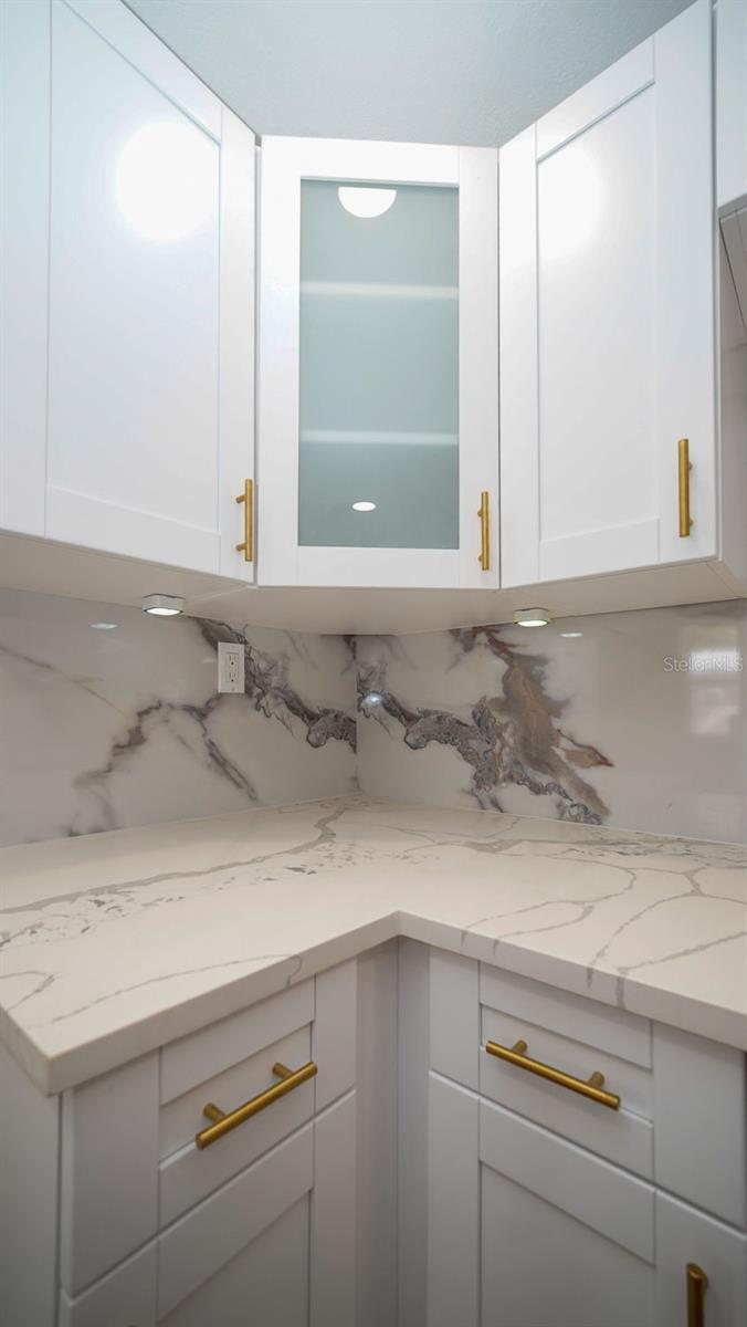 Image 37 of 94 For 546 16th Avenue S