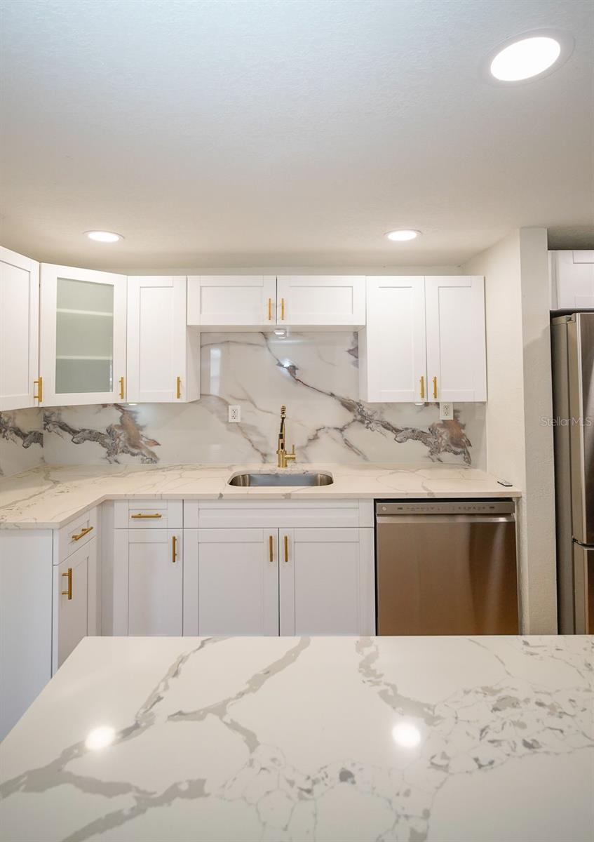 Image 41 of 94 For 546 16th Avenue S