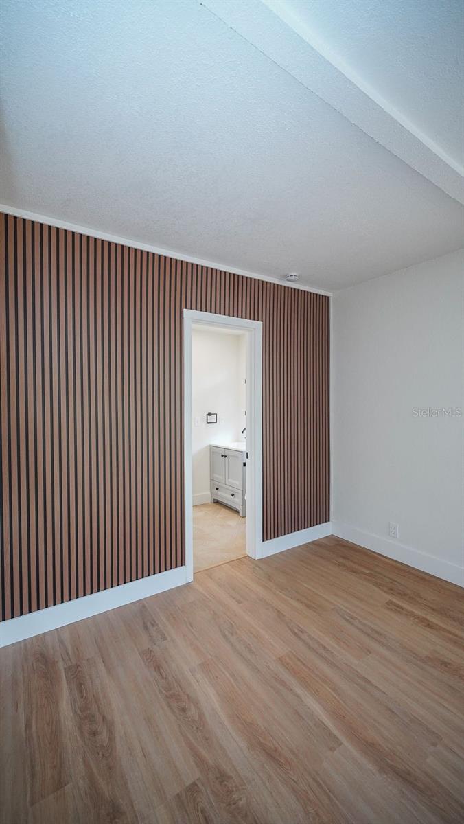 Image 43 of 94 For 546 16th Avenue S