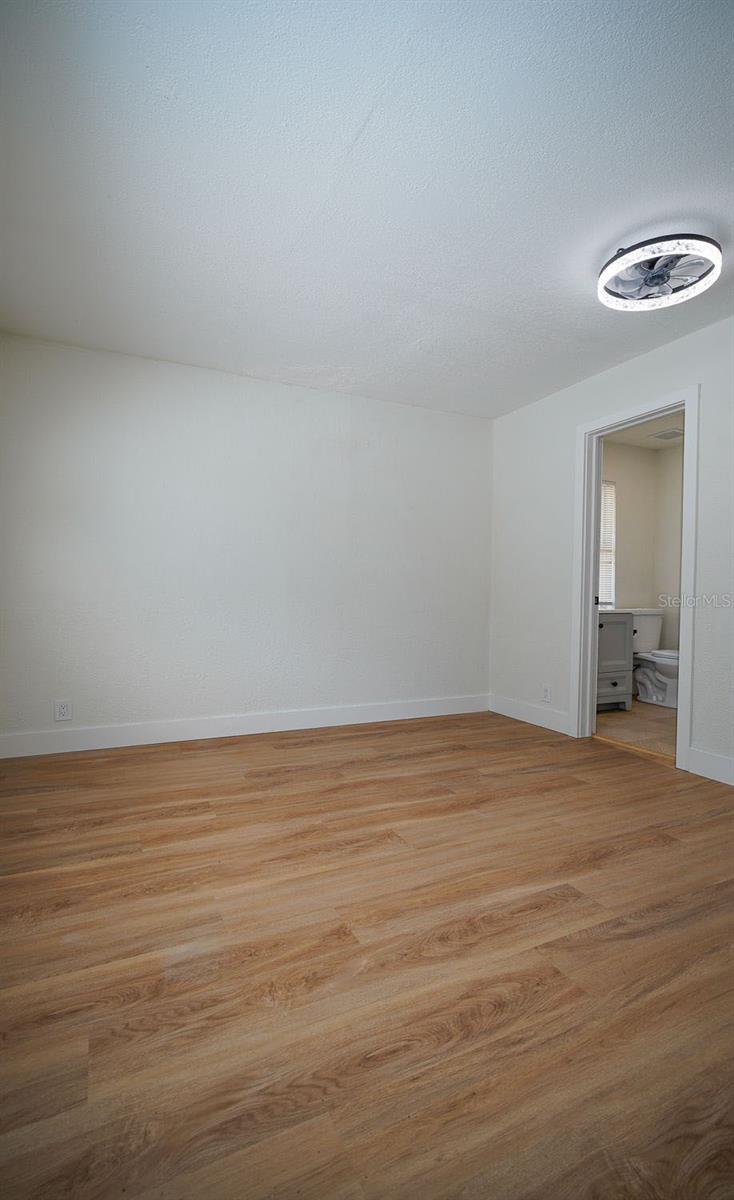 Image 57 of 94 For 546 16th Avenue S