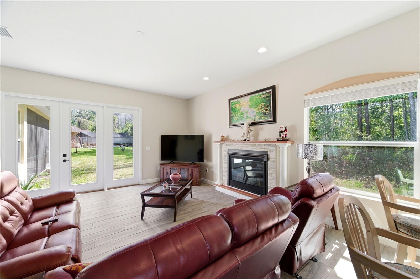 Image 18 of 87 For 4453 Lake In The Woods Drive